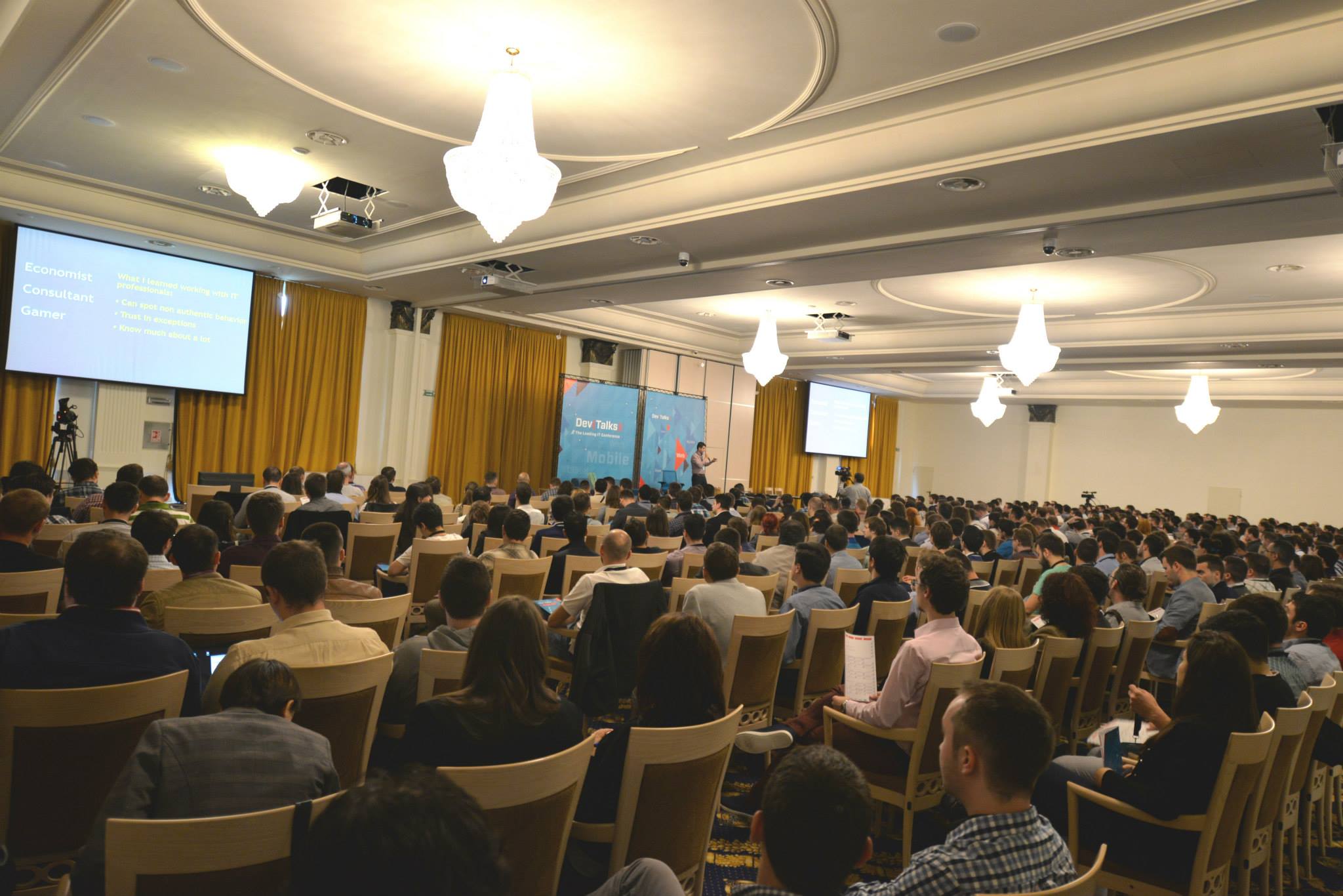DevTalks Cluj-Napoca: peste 30 de speakeri locali și internaționali și 800 de developeri și pasionați de tehnologie