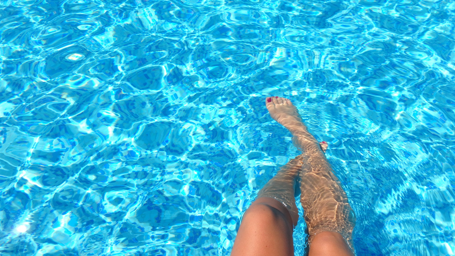 6 piscine exterioare unde te poţi relaxa vara aceasta