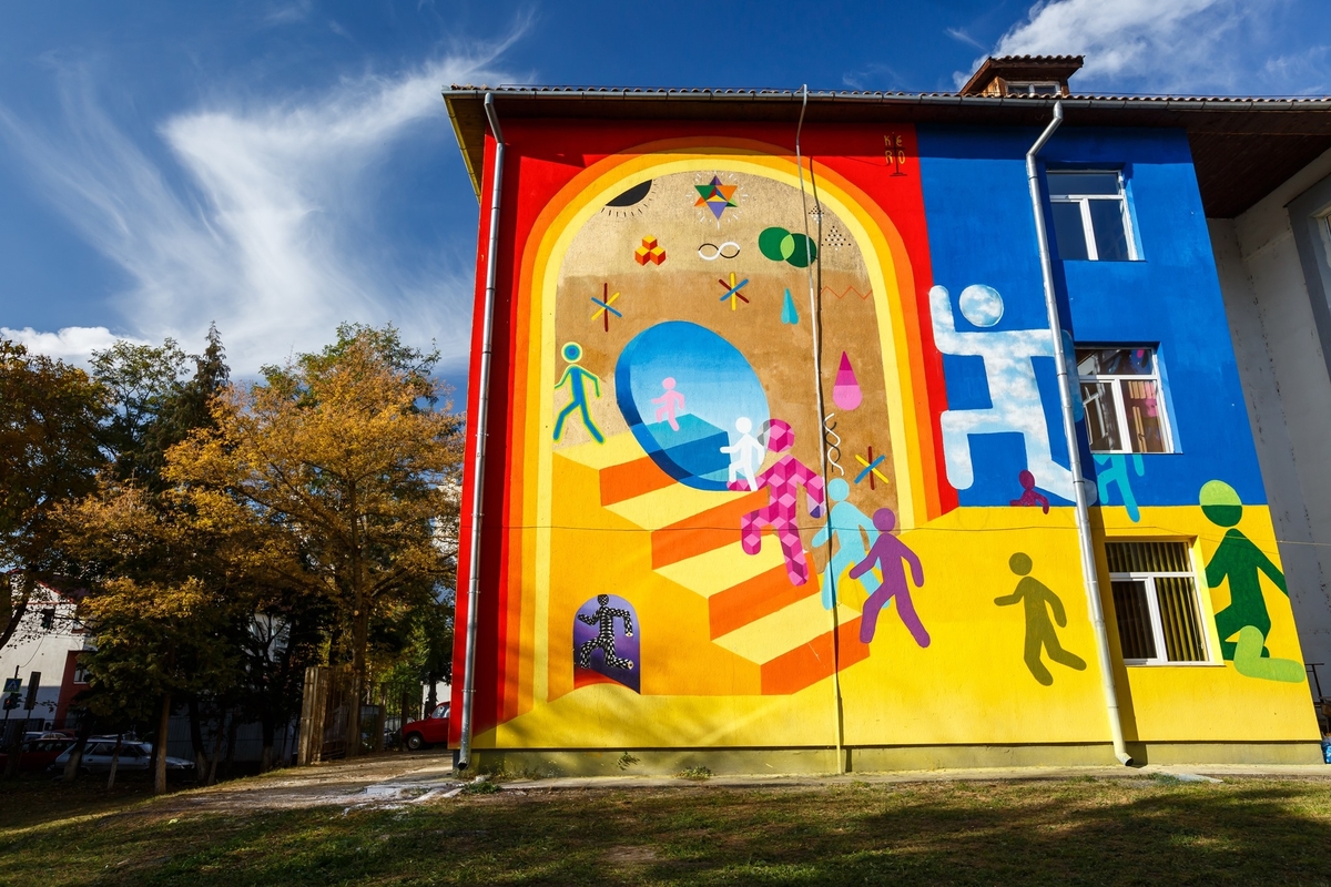 „Artă în curtea școlii – Lăsați artiștii stradali să coloreze Clujul” – un nou proiect implementat în urma procesului de Bugetare participativă 2017