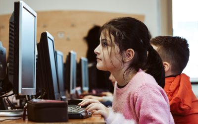 Începe „Code Hero”, un club online gratuit de programare pentru copii