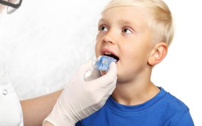 Când ar trebui să aibă loc prima vizită a celui mic la medicul ortodont?