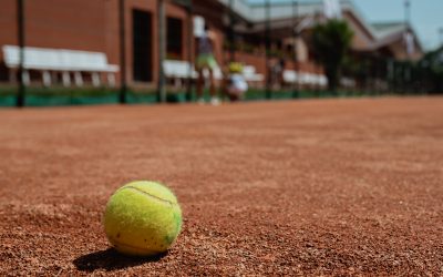 Prima lecție de tenis – Tips&Tricks de la Adrian Szabo,   antrenor și director sportiv la Winners Club