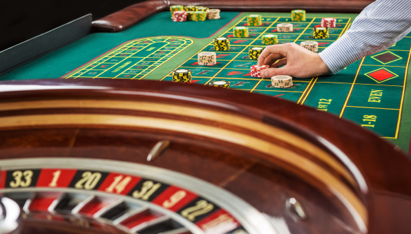 De ce să îți petreci vara la cazinourile online? Iată ce ți-au pregătit operatorii de top!