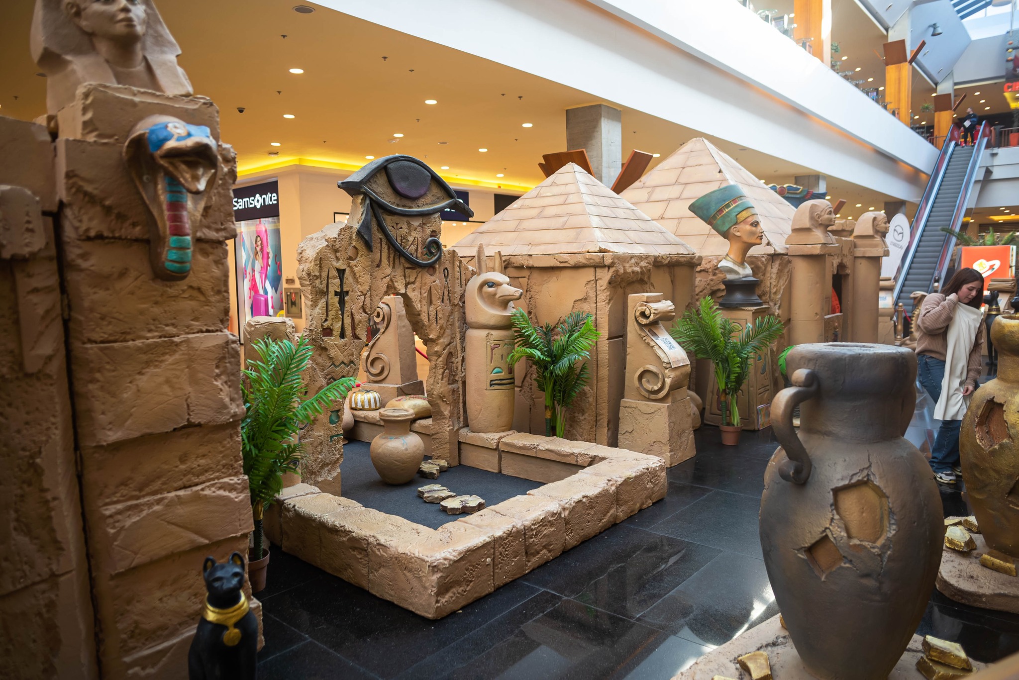 „Kids in Pyramids” la Iulius Mall Cluj – expoziție interactivă despre istoria Egiptului Antic