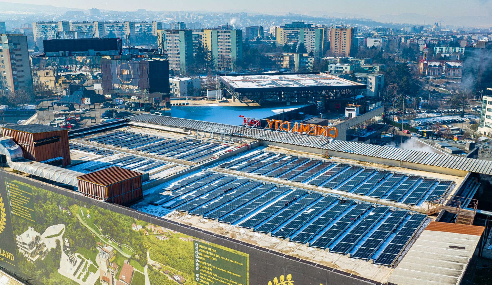 Grupul IULIUS a montat panouri fotovoltaice pe toate proprietăţile din portofoliu, inclusiv pe Iulius Mall Cluj, care vor produce 5.500 MWh anual, la nivel de grup